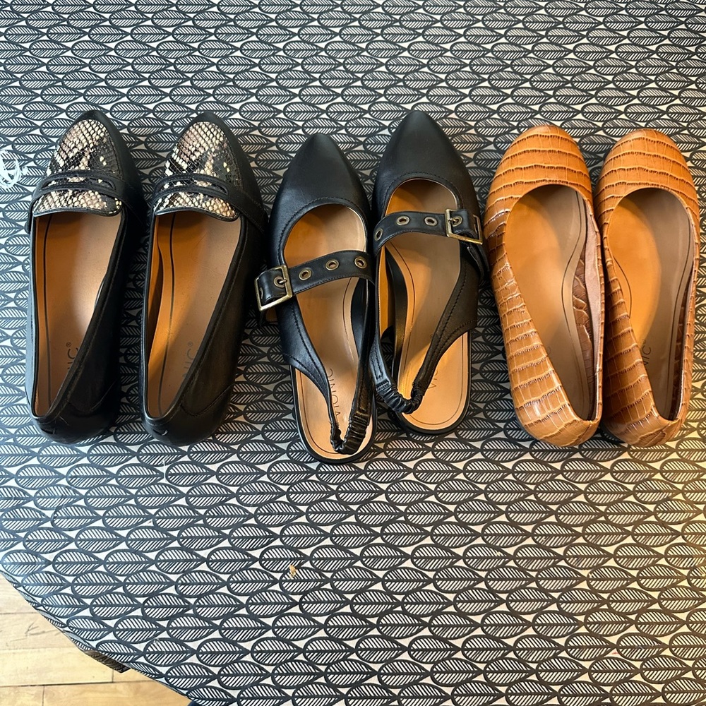 Vionic Stylish Women's Black and Tan flats nearly new